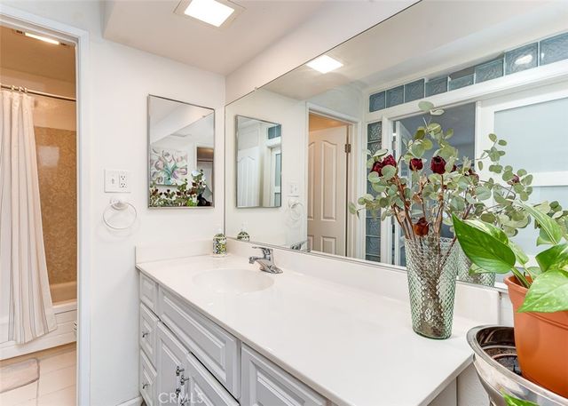 400 N Acacia Avenue B10, Fullerton, CA 92831