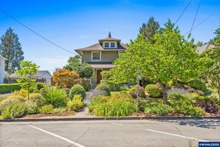 1496 Court St NE, Salem, OR 97301
