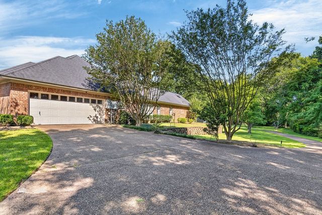 5540 Bent Tree Drive, Shreveport, LA 71115
