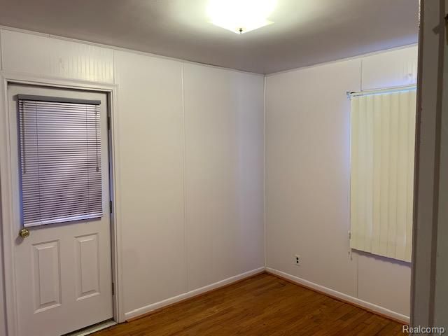 320 W Mcclellan Street, Flint, MI 48505