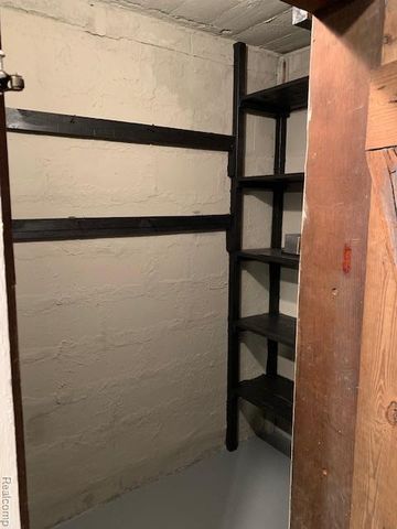 320 W Mcclellan Street, Flint, MI 48505