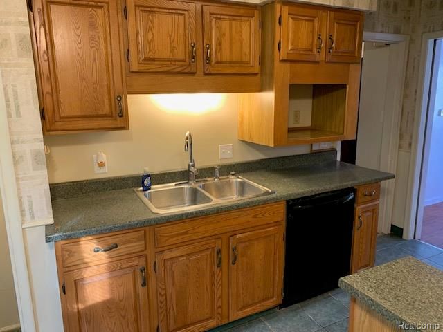 320 W Mcclellan Street, Flint, MI 48505