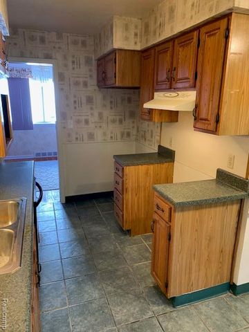 320 W Mcclellan Street, Flint, MI 48505