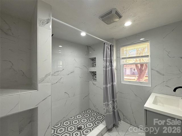 29 Fifth Street, Waynesville, NC 28786