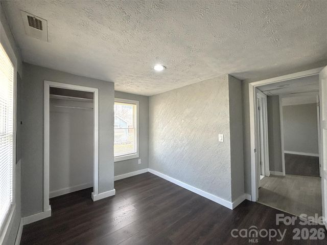 29 Fifth Street, Waynesville, NC 28786