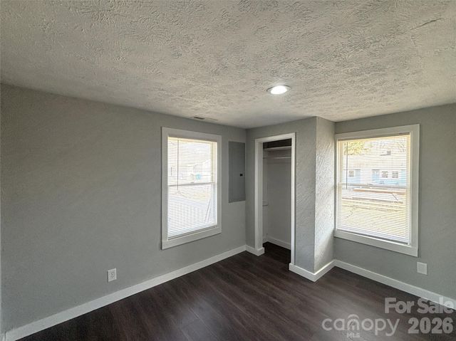 29 Fifth Street, Waynesville, NC 28786