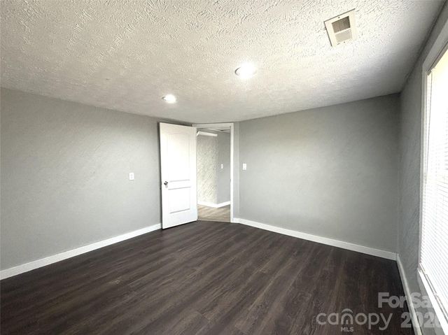 29 Fifth Street, Waynesville, NC 28786