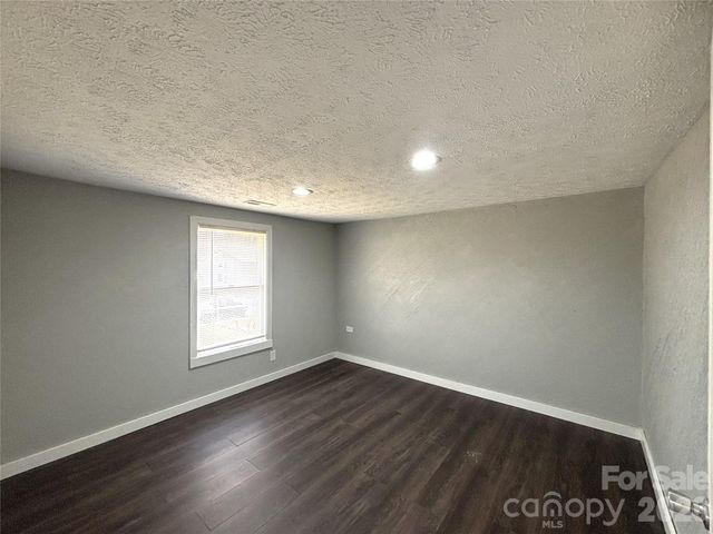 29 Fifth Street, Waynesville, NC 28786