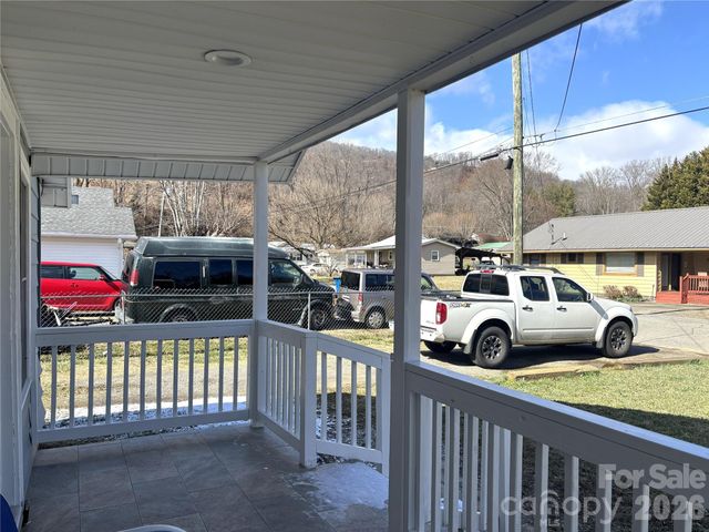 29 Fifth Street, Waynesville, NC 28786
