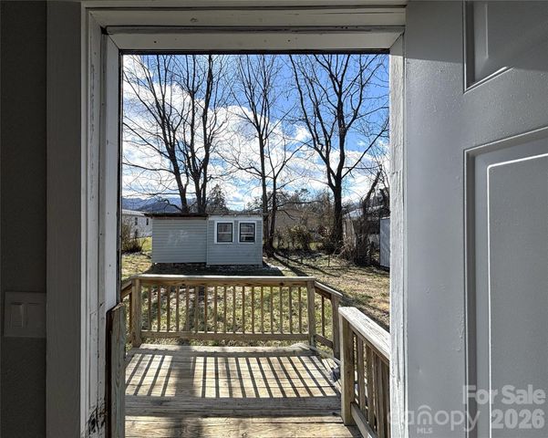 29 Fifth Street, Waynesville, NC 28786