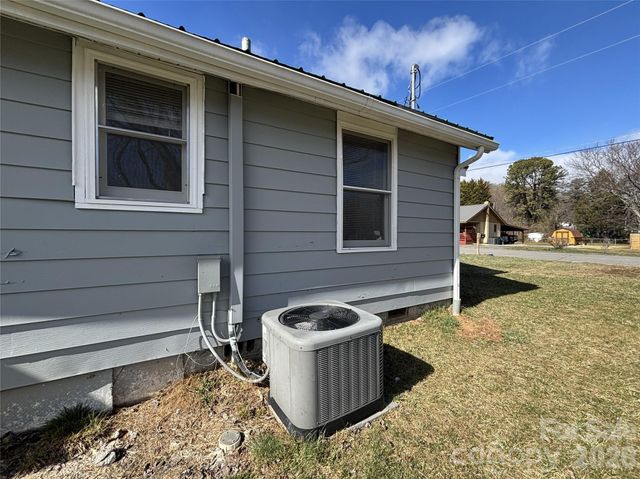 29 Fifth Street, Waynesville, NC 28786