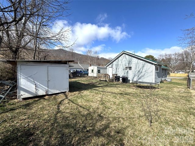 29 Fifth Street, Waynesville, NC 28786