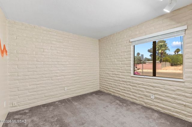 535 N Banff Avenue, Tucson, AZ 85748