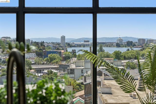 525 Mandana Blvd 402, Oakland, CA 94610