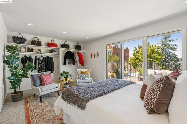 525 Mandana Blvd 402, Oakland, CA 94610