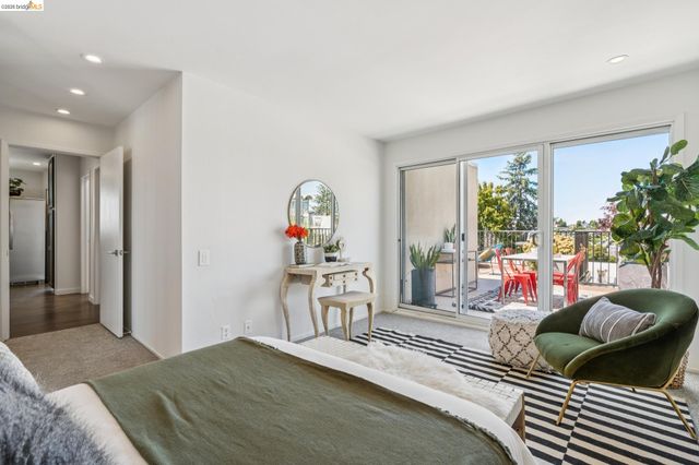 525 Mandana Blvd 402, Oakland, CA 94610