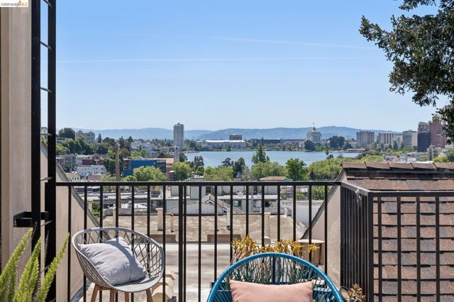 525 Mandana Blvd 402, Oakland, CA 94610