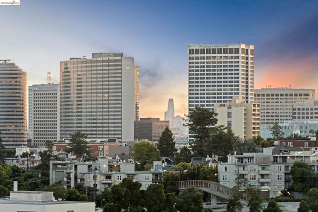 525 Mandana Blvd 402, Oakland, CA 94610