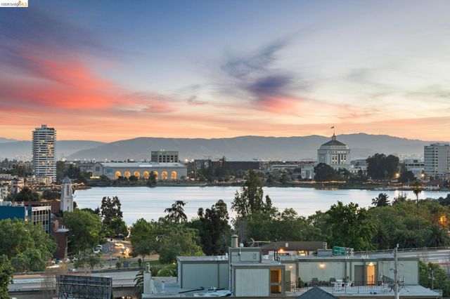 525 Mandana Blvd 402, Oakland, CA 94610