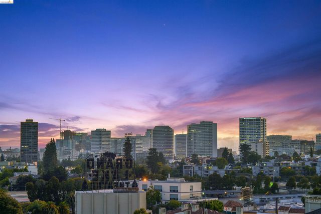 525 Mandana Blvd 402, Oakland, CA 94610