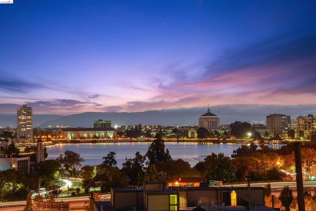 525 Mandana Blvd 402, Oakland, CA 94610
