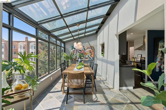 525 Mandana Blvd 402, Oakland, CA 94610