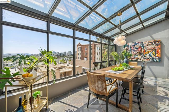 525 Mandana Blvd 402, Oakland, CA 94610