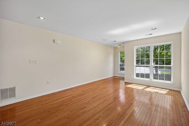 72 Dorchester Dr, Bernards Twp., NJ 07920