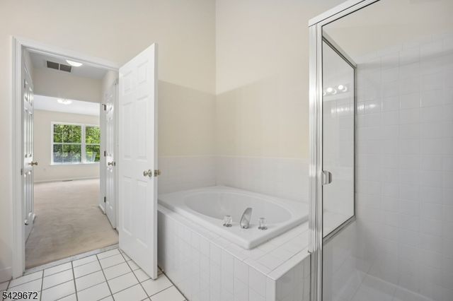 72 Dorchester Dr, Bernards Twp., NJ 07920