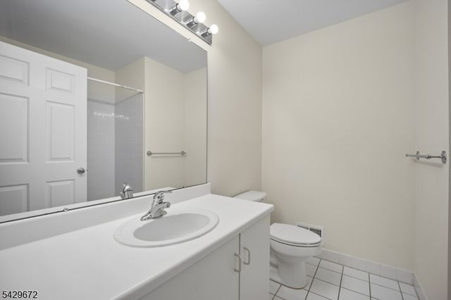 72 Dorchester Dr, Bernards Twp., NJ 07920