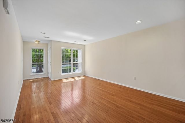 72 Dorchester Dr, Bernards Twp., NJ 07920