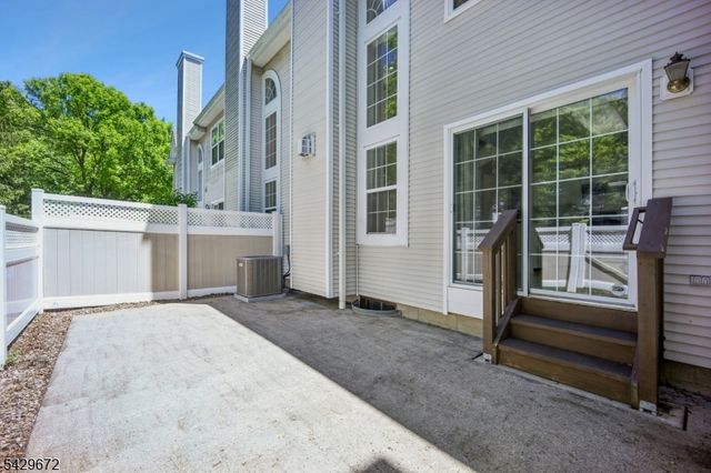 72 Dorchester Dr, Bernards Twp., NJ 07920