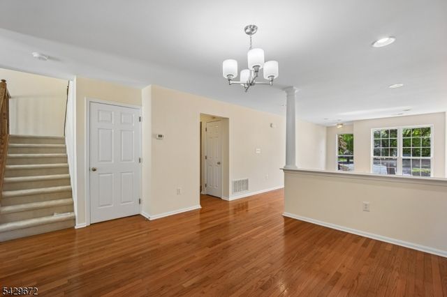 72 Dorchester Dr, Bernards Twp., NJ 07920