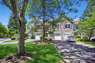 72 Dorchester Dr, Bernards Twp., NJ 07920