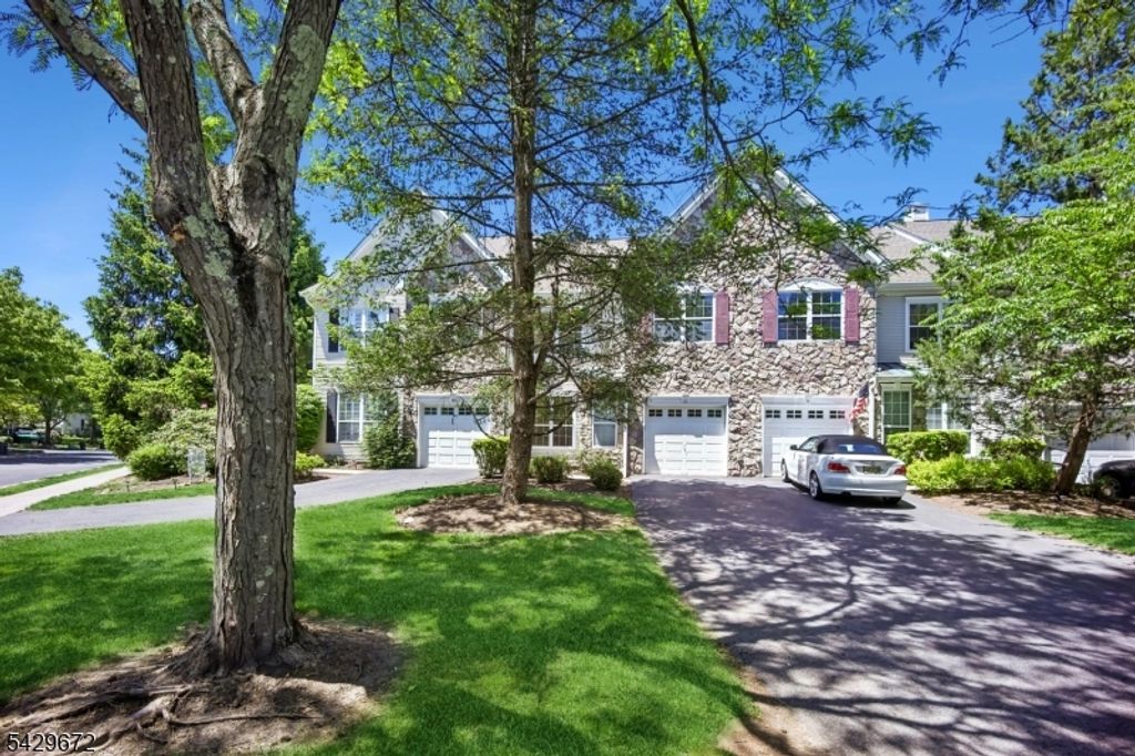 72 Dorchester Dr, Bernards Twp., NJ 07920