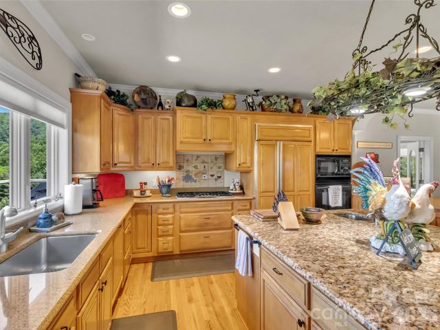 830 Trials Gap Drive 30, Waynesville, NC 28786