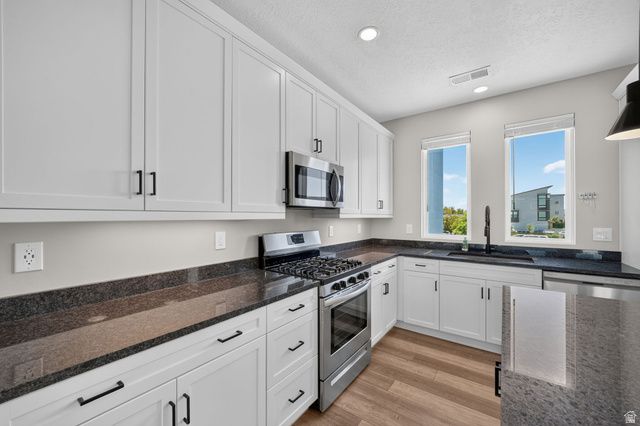 5091 W DAYBREAK PKWY, South Jordan, UT 84009