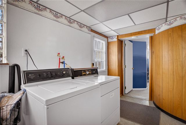 616 LAURA AVENUE, West Mifflin, PA 15122