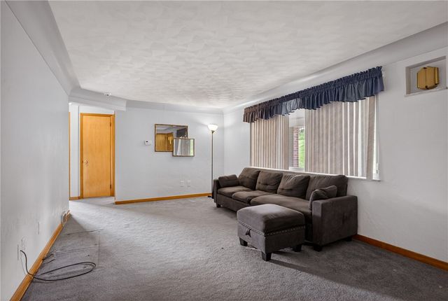 616 LAURA AVENUE, West Mifflin, PA 15122