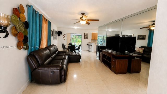 3074 NW 64th St, Miami, FL 33147