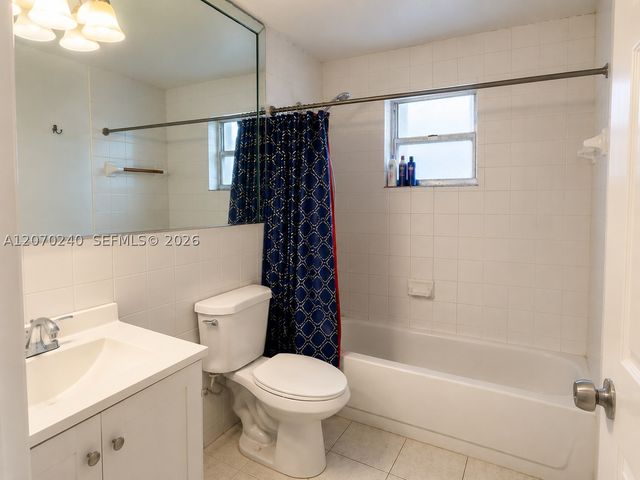3074 NW 64th St, Miami, FL 33147