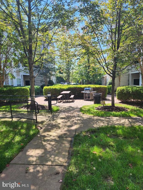 507 SUNSET VIEW TER SE #207, Leesburg, VA 20175