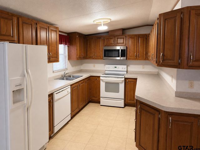 15523 FM 16, Lindale, TX 75771