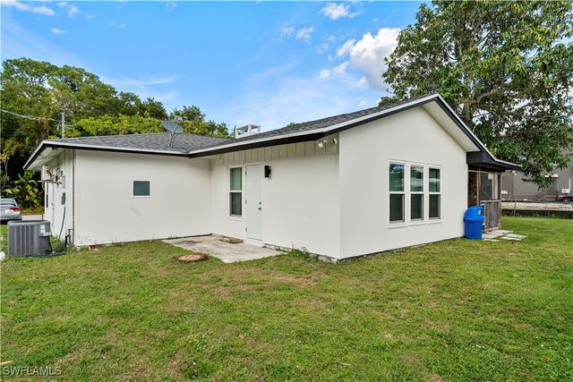 3586 Croton RD, Naples, FL 34104