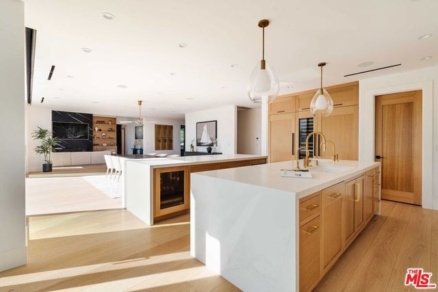 17609 Camino De Yatasto, Pacific Palisades, CA 90272