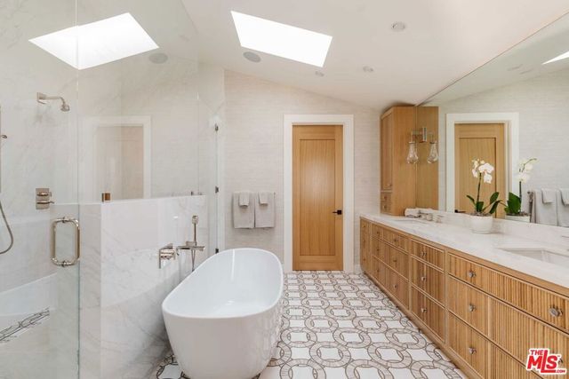 17609 Camino De Yatasto, Pacific Palisades, CA 90272