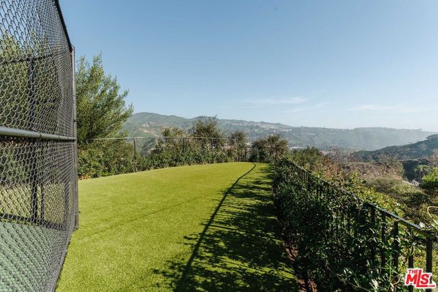 17609 Camino De Yatasto, Pacific Palisades, CA 90272