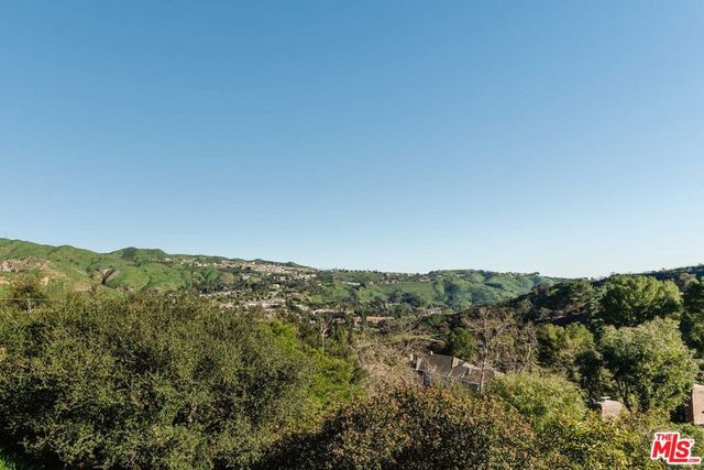 17609 Camino De Yatasto, Pacific Palisades, CA 90272