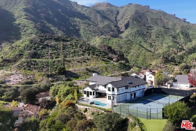 17609 Camino De Yatasto, Pacific Palisades, CA 90272