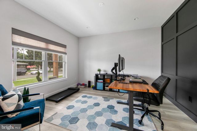 17 BISHOP AVE, Berlin, NJ 08009
